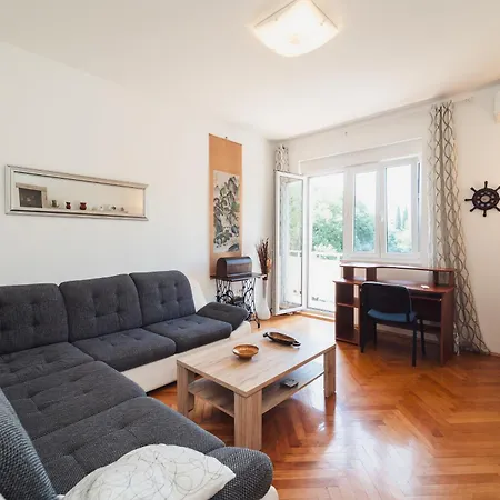 Апартаменты Spinut Urban Retreat